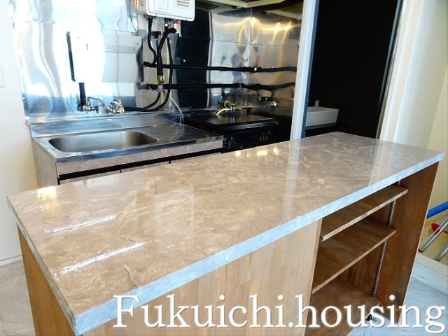 東 ビルのキッチン