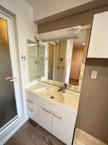 皐綾館の洗面所