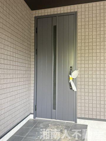 鎌倉市岩瀬１４５３新築戸建ての玄関|シンプルで使いやすい玄関です