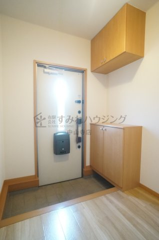 大塚様戸建貸家Ⅱの玄関