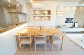 【居間・リビング】 | 片瀬東映マンション | 配膳や片付けがスムーズです