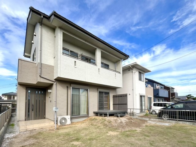 【中古戸建】太田市由良町の外観|■外観｜土日のご見学はもちろん、平日・夜間のご案内も大歓迎です♪「今から見たい」や「仕事終わりに見たい」にもご対応できますのでお気軽にお問い合わせください♪