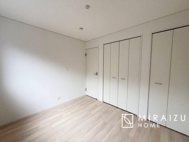 【内装】 | ご家族様のプライベート空間が確保できる素敵な間取りです。また敷地ゆったりですので、おうち時間を楽しむのにもぴったりですね♪
