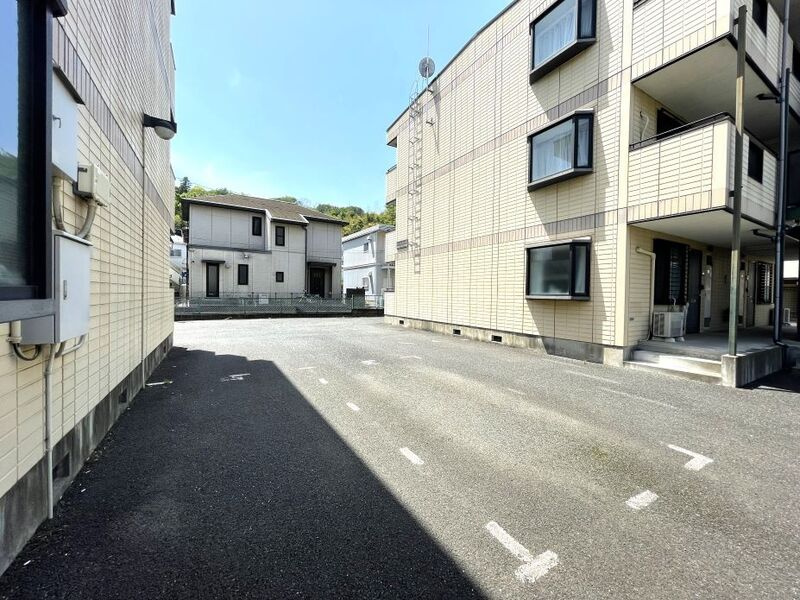 川崎市多摩区宿河原２丁目の賃貸マンションの駐車場