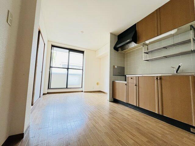 川崎市多摩区宿河原２丁目の賃貸マンションの居間・リビング