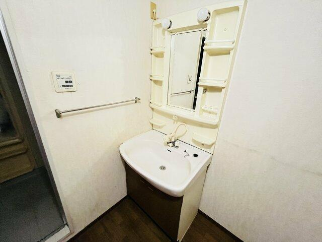 川崎市多摩区宿河原２丁目の賃貸マンションの洗面所