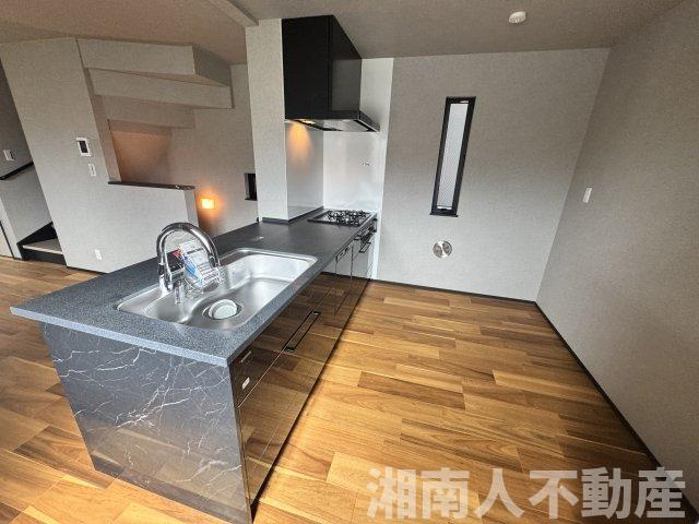 鎌倉市岩瀬１４５３新築戸建てのキッチン|キッチンでお料理をお楽しみください