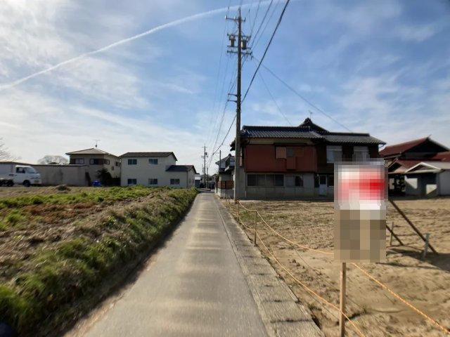 土地　木田　の前面道路含む現地写真