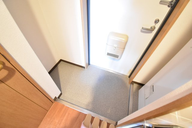 イセハイツの玄関