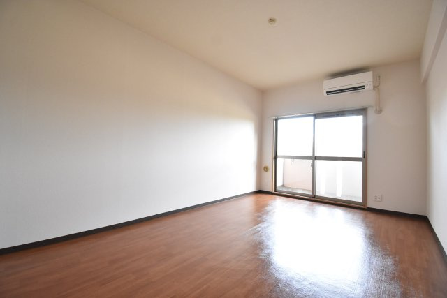 イセハイツの居間・リビング