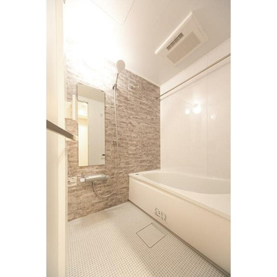 【浴室】 | le Sud α | 追い焚き機能、浴室乾燥機付きバス。