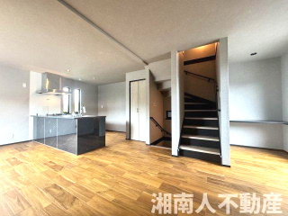 鎌倉市岩瀬１４５３新築戸建ての居間・リビング|ゆったり過ごせる居間です