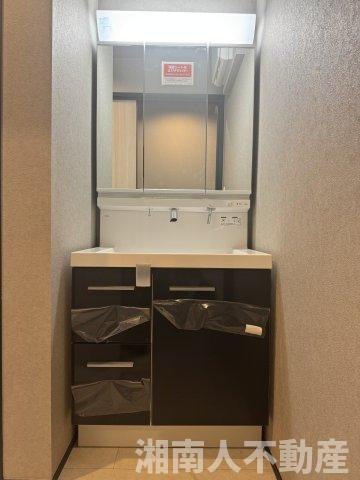 鎌倉市岩瀬１４５３新築戸建ての独立洗面台|独立洗面化粧台が付いています