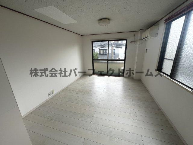 東口ビルの洋室|きれいな洋室です