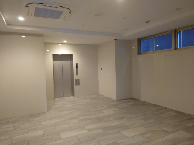 広島市中区銀山町の賃貸マンションのロビー