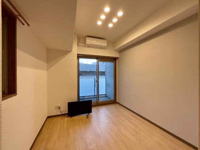 広島市中区銀山町の賃貸マンションの居間・リビング