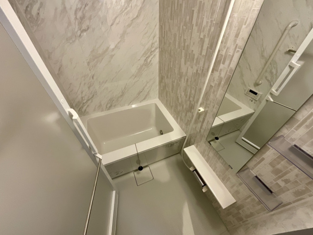 広島市中区銀山町の賃貸マンションの浴室