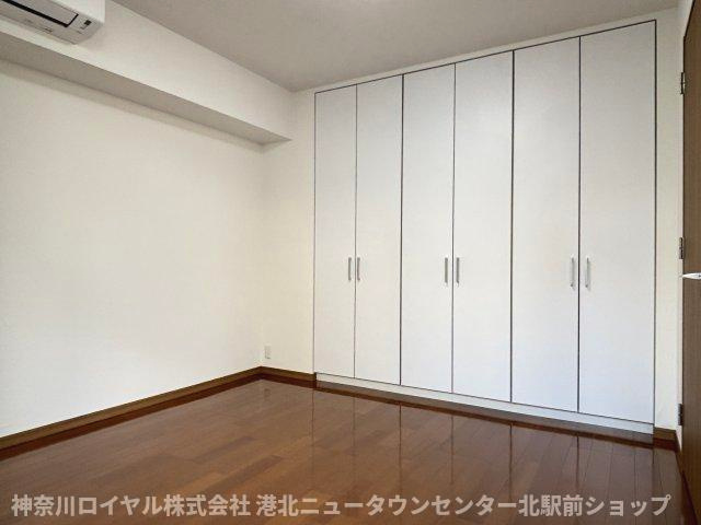 ※バルコニー側洋室