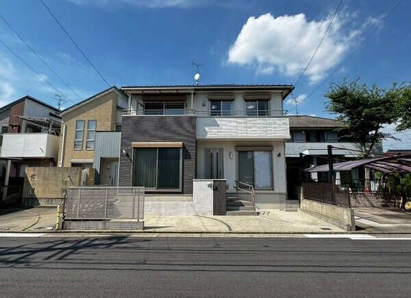 守山区鳥羽見１丁目戸建の駐車場