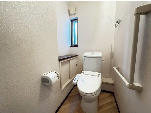 守山区鳥羽見１丁目戸建のトイレ