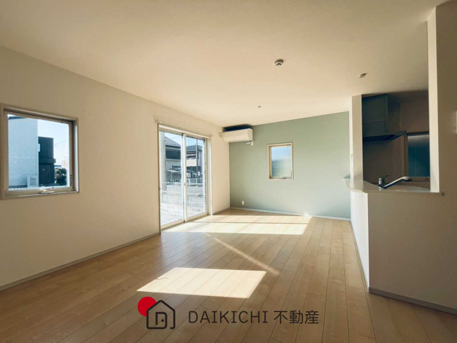 【居間・リビング】 | 久喜市南栗橋3丁目　中古戸建