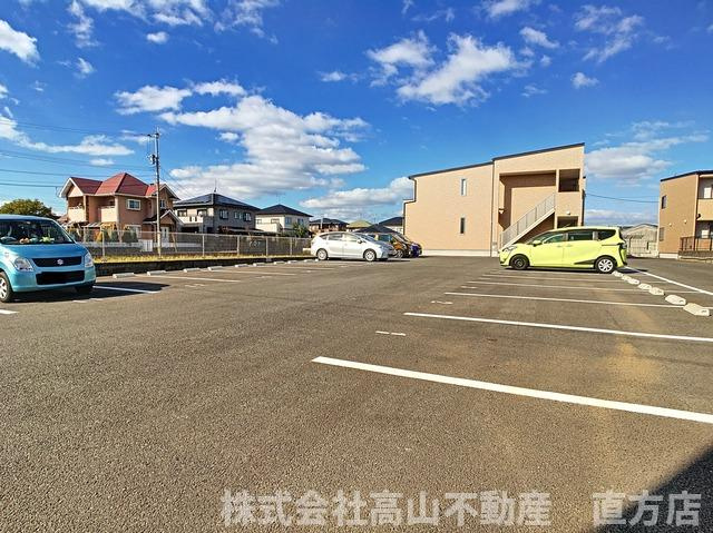 セレーナ直方A棟の駐車場