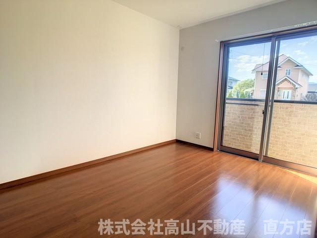 セレーナ直方A棟の洋室