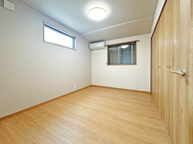 氷室町借家の洋室|明るい洋室です