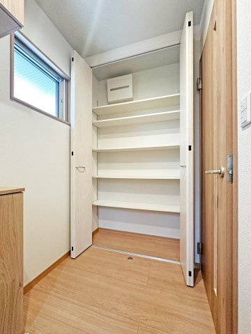氷室町借家の収納|玄関収納も便利
