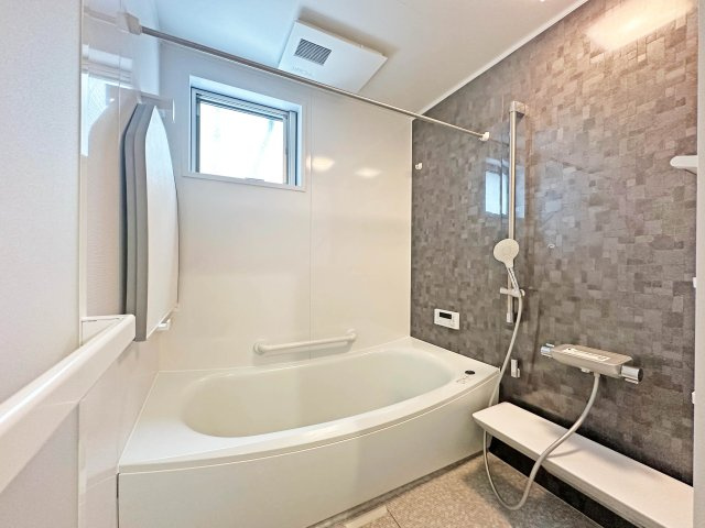 氷室町借家の浴室|お風呂もゆったりしています