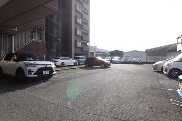 ナポレ久留米けやき通りの駐車場