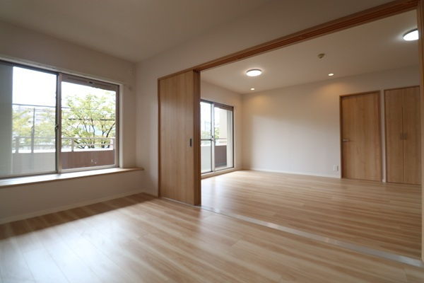 ナポレ久留米けやき通りの居間・リビング