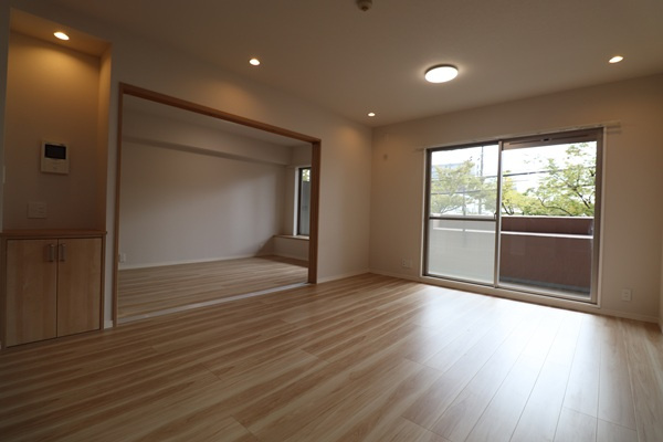 ナポレ久留米けやき通りの居間・リビング