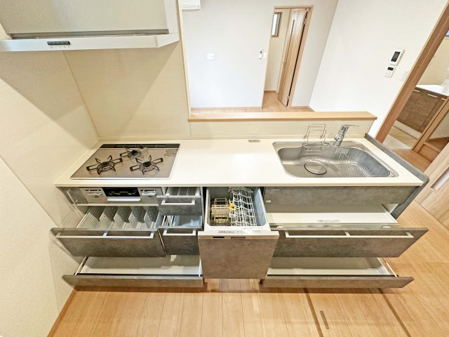 氷室町借家のキッチン|収納もたっぷり