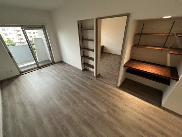 高倉台7-2団地30号棟の居間・リビング