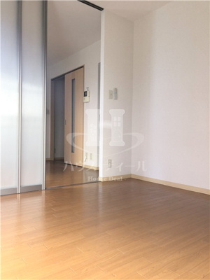 【洋室】 | パステル・コートⅡ | 明るい洋室です