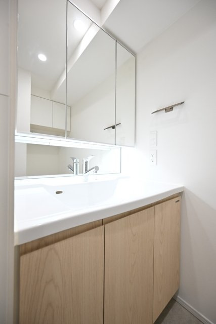 サンウッドフラッツ新宿四谷三丁目の独立洗面台