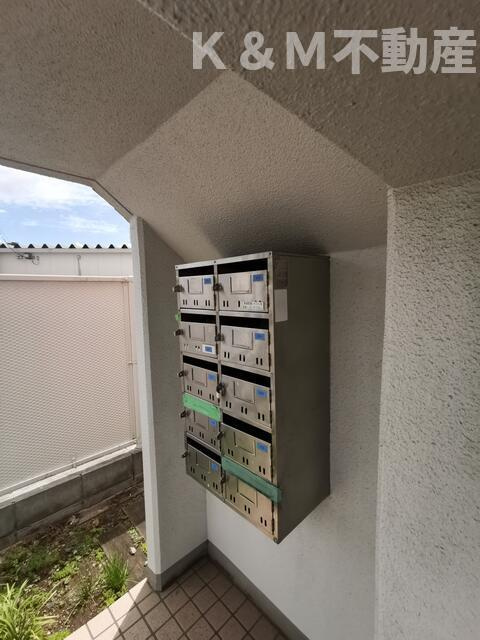 フラワーベルのエントランス|落ち着いたエントランスです