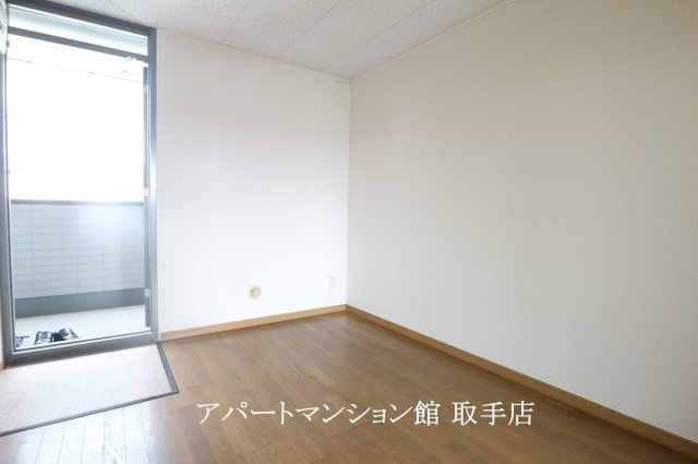 レオパレスグリーンハイツAの洋室