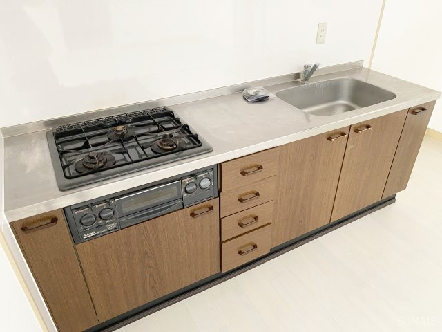 土呂ラポールレジデンスのキッチン|グリル付き3口ガスコンロ！