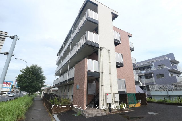 レオパレスSILKの玄関