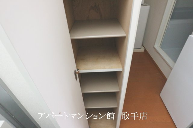 レオパレスレイクサイドの収納