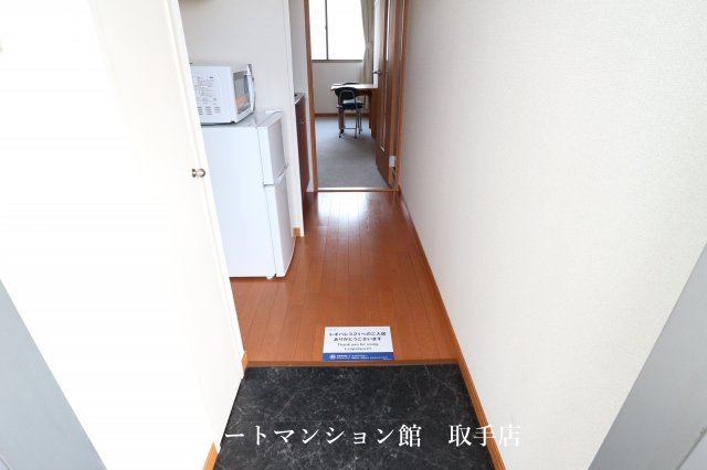 レオパレス角小林の玄関