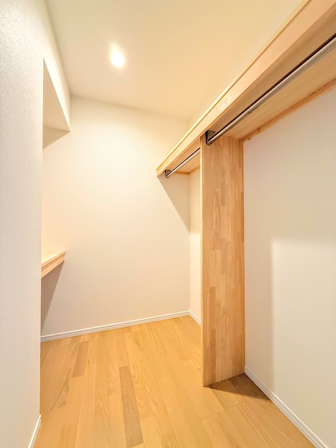 戸塚区名瀬町　新築戸建ての収納|◆大容量のウォークインクローゼットがあれば、室内にタンスなどを置かなくて済み、室内がスッキリします！
