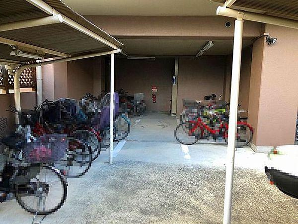 リブコートアゼリア吹田の駐輪場