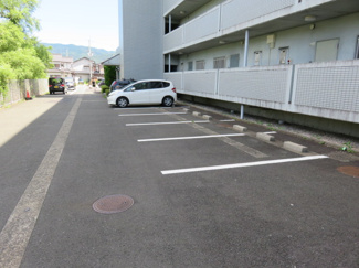 【駐車場】