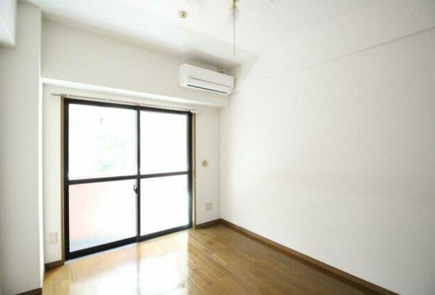 新宿区北新宿１丁目の賃貸マンションの洋室
