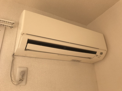 【洋室】 | メゾン・ド・ペッツ セシル | エアコンはリビングと北側洋室の2箇所に有ります。