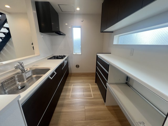 海老名駅まで自電車で１１分！な新築戸建のキッチン|お料理しやすいキッチンです