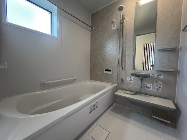海老名駅まで自電車で１１分！な新築戸建の浴室|日々の疲れを癒すお風呂付です
